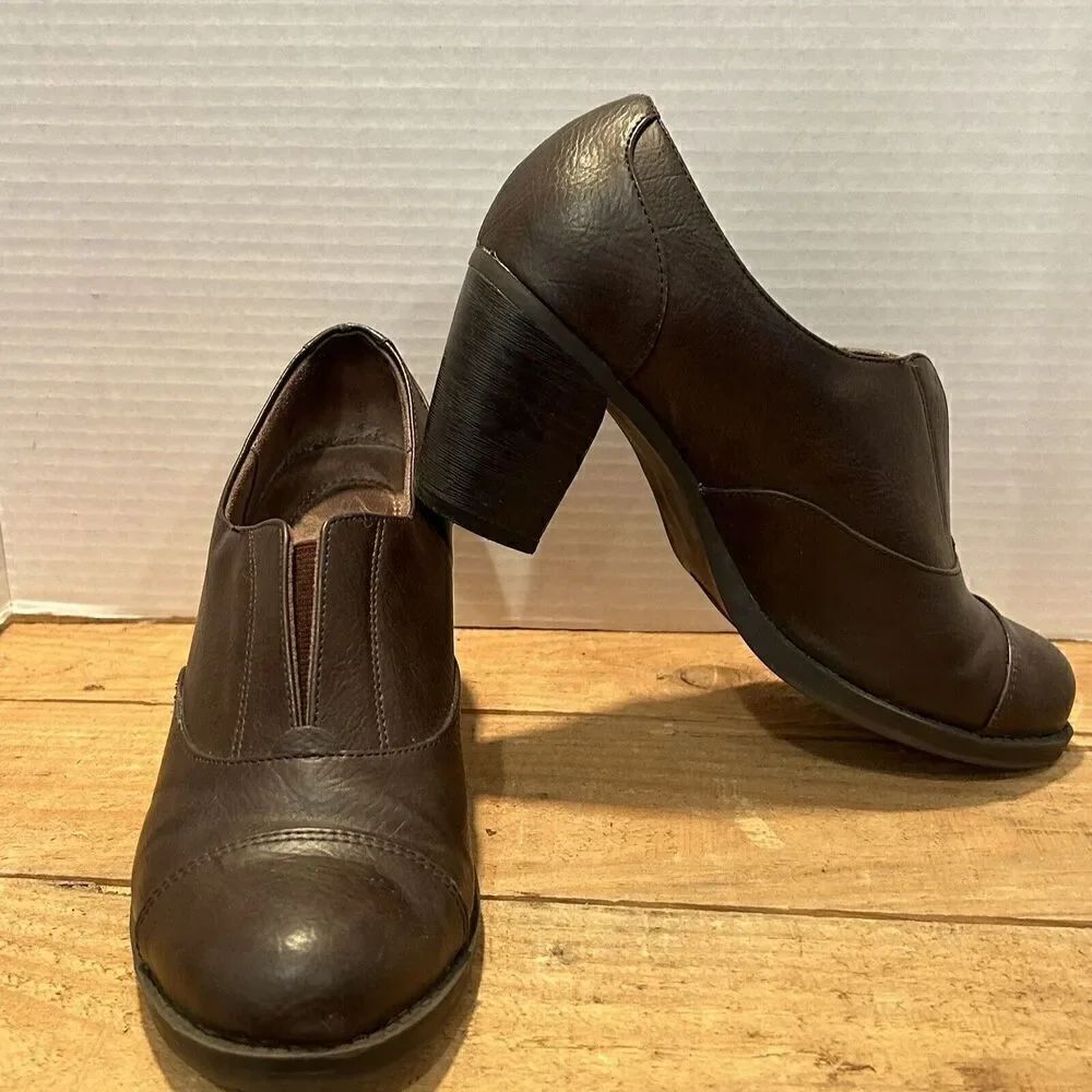 Kelly & Katie Womens Matte Brown Faux Leather Slip On Booties Size 7.5